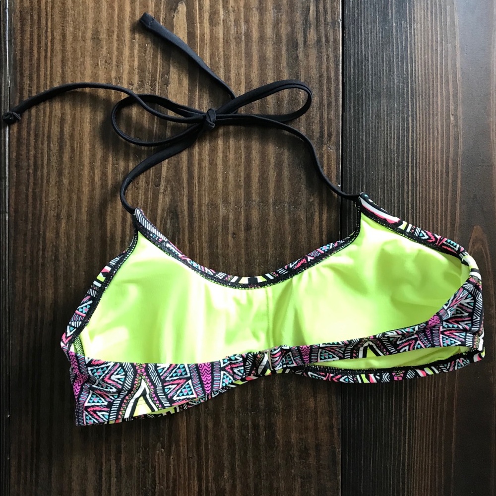 Swimsuit top - Picture 2 of 2